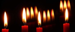Picture of burning candles